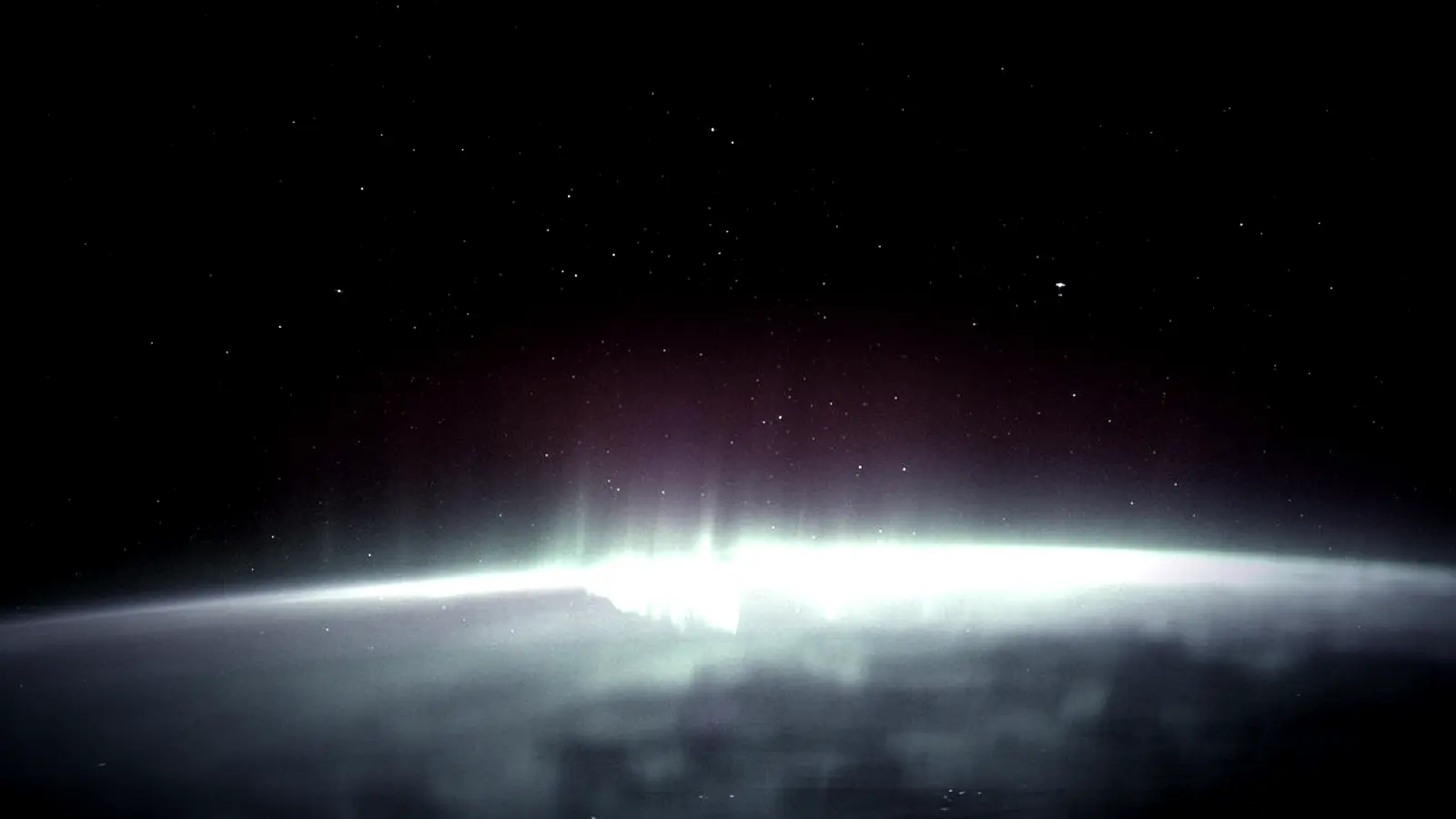 Polarlicht über der Erdatmosphäre